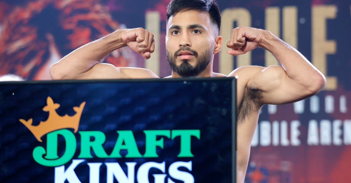 Ramon Cardenas vs Erik Robles headlines December 19th ProBox show in Fort Lauderdale