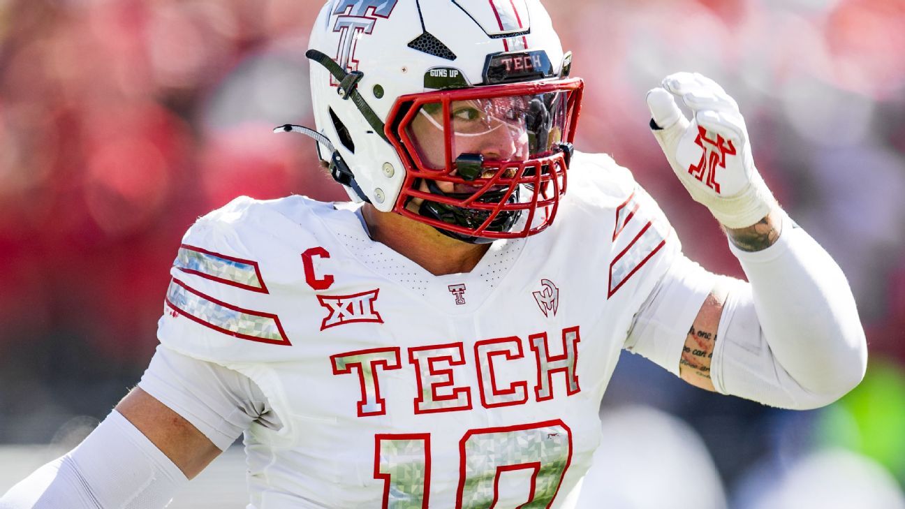 Texas Tech LB Rodriguez flashes a Heisman pose