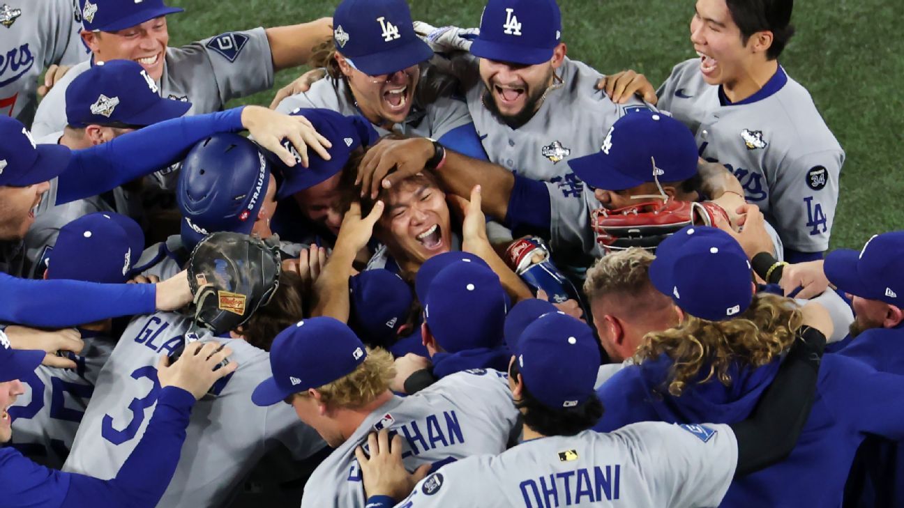 Triple threat: Dodgers favored to win title in '26