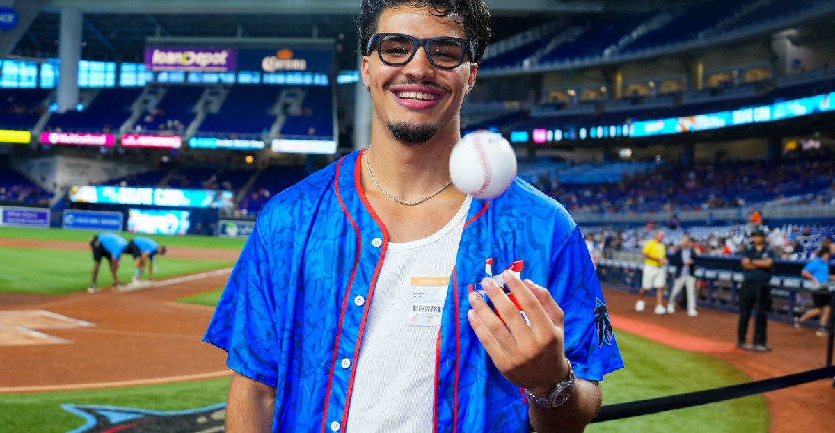 Xander Zayas vs Abass Baraou unification planned for January 31st in San Juan