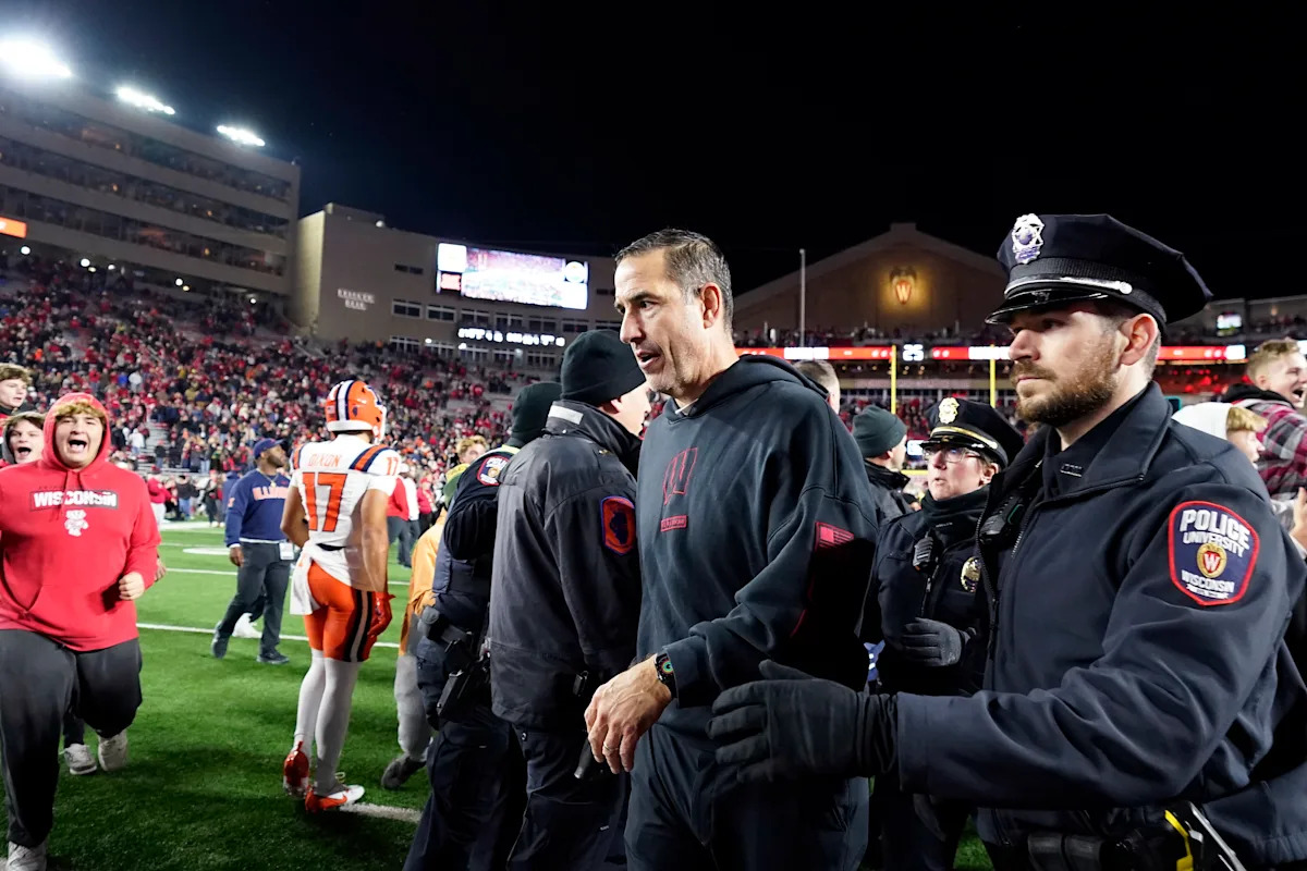 Badgers outside linebacker becomes the first to enter transfer portal