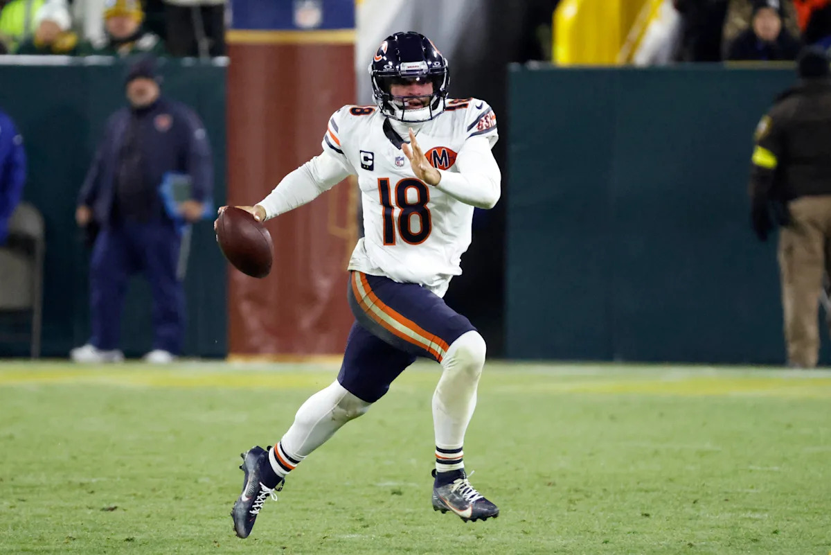 Bears can go from first to out of the playoffs with a tough schedule and inconsistent QB play