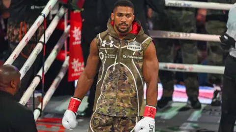 Boxer Anthony Joshua injured in fatal Nigeria car crash