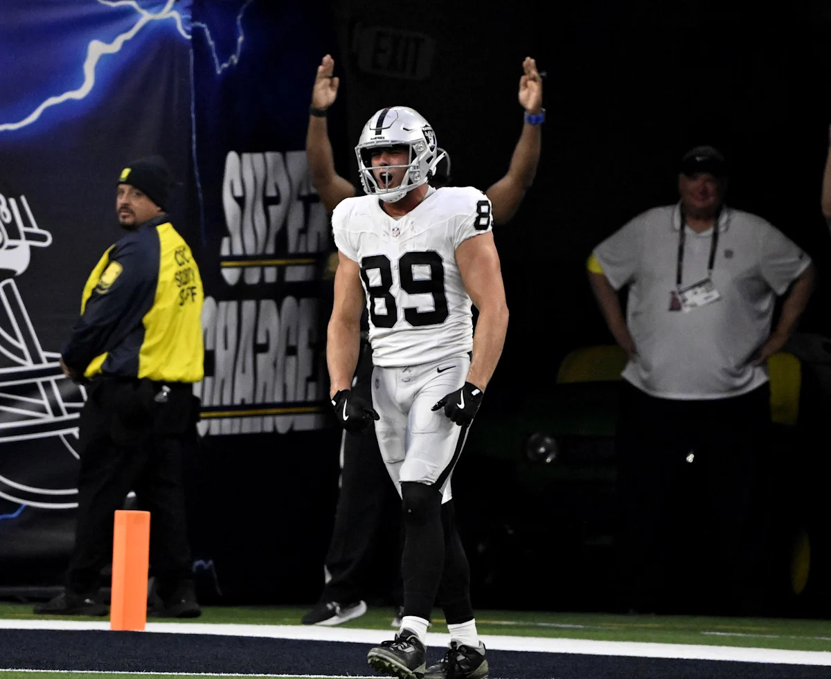 Brock Bowers is so consistent