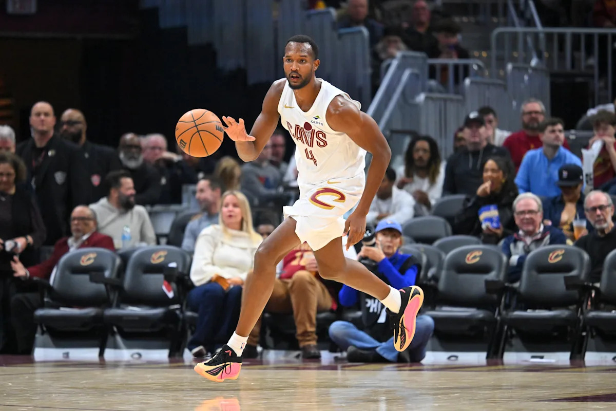 Cavaliers' Evan Mobley out 2-4 weeks after suffering left calf strain