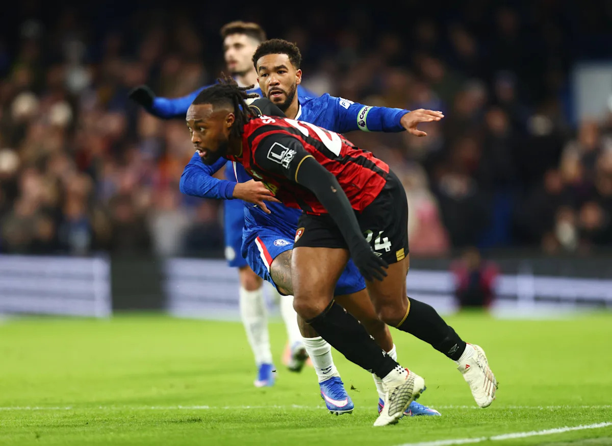 Chelsea and Bournemouth battled to a frantic 2-2 stalemate at Stamford Bridge.