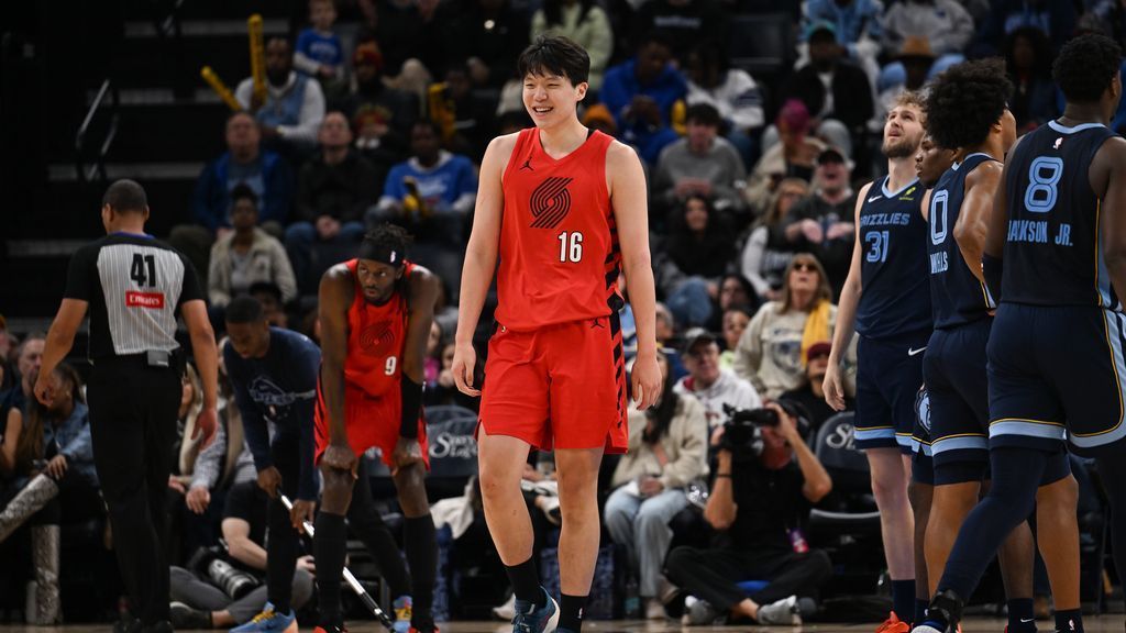 Chinese newcomer Yang earns his initial NBA starting position