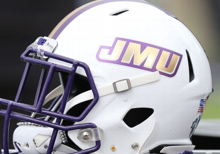 Cool it! JMU AD scolds fans for throwing snowballs