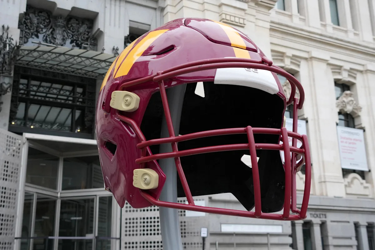 Did Commanders move up in 2026 NFL draft order order?