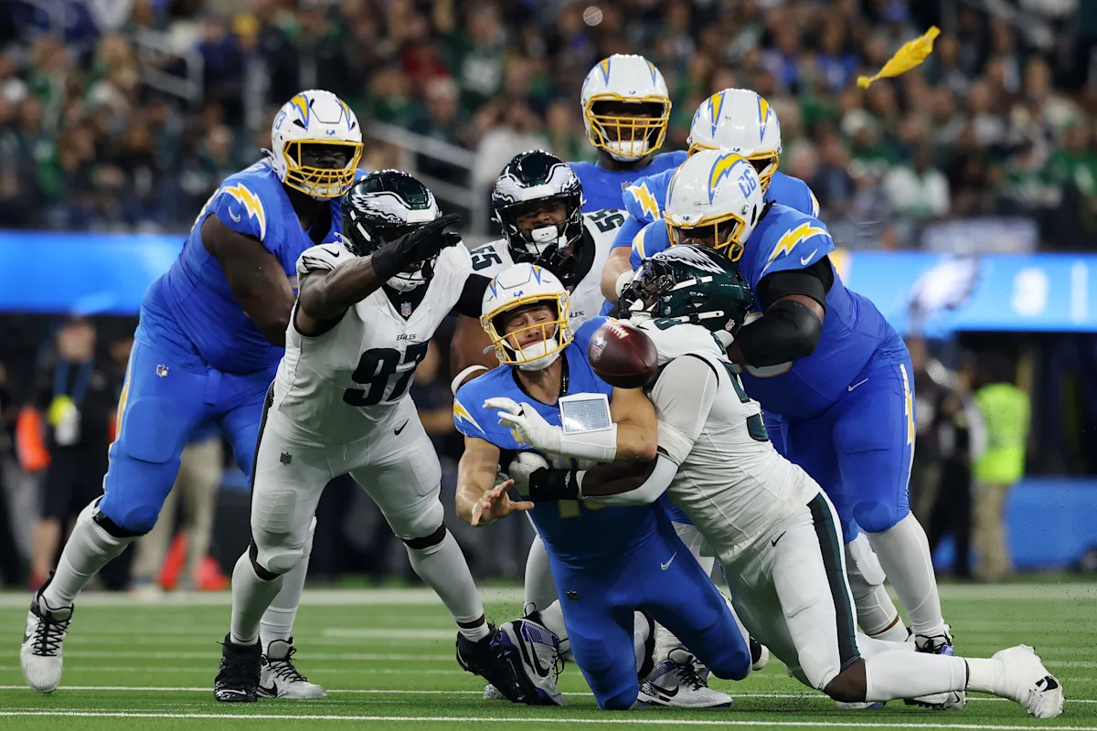 Eagles vs. Chargers: Fourth quarter score updates