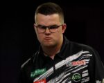 End of the Worlds for Smith but Van Veen wins through