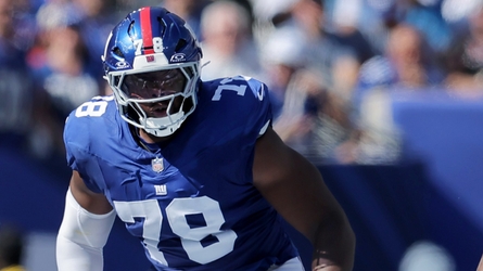 Giants' Andrew Thomas exits Vikings game with hamstring injury, will undergo imaging Monday