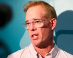 Joe Buck joins father, wins HOF's Frick Award
