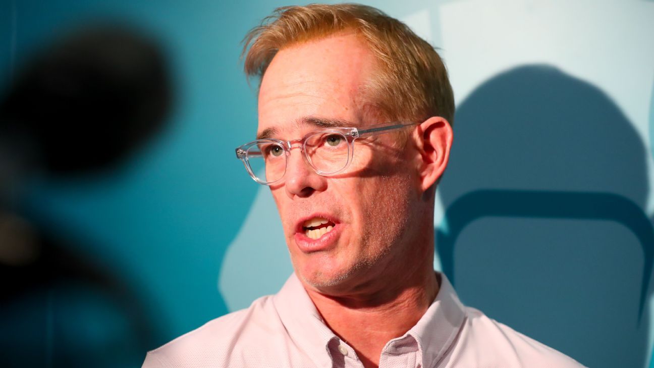Joe Buck joins father, wins HOF's Frick Award