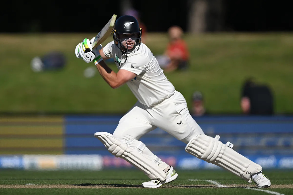 New Zealand is 83-0 at lunch on the 1st day of the 3rd cricket test against the West Indies