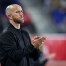 NY Red Bulls sign Chivas' Cowell on 1-year loan