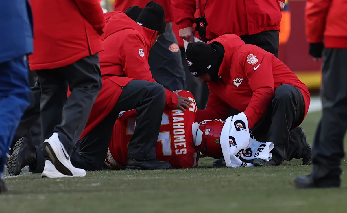 Patrick Mahomes injury update: How long will the Chiefs QB be out?