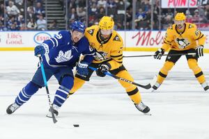 Penguins self-destruct; awful mistakes become Leafs goals