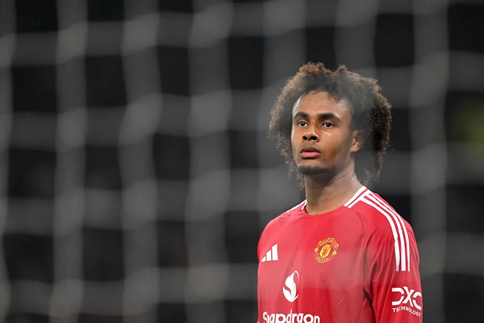 Sky: ‘Daily dialogue’ between Roma and Man United for Zirkzee