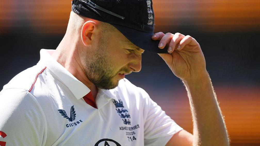 The Ashes: England bowler Gus Atkinson injured and out of fifth Test in Sydney