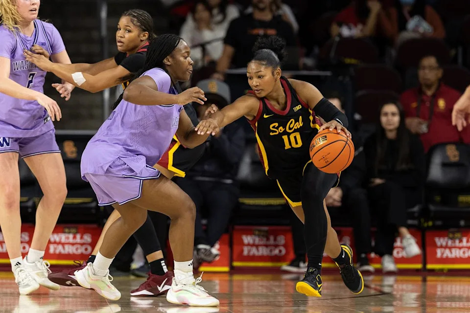 TST Images: The USC Trojans defeat the Washington Huskies, 59-50, at Galen Center