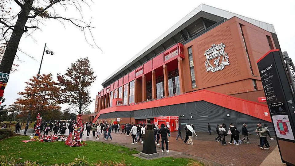 Why are the queues to enter Anfield growing?