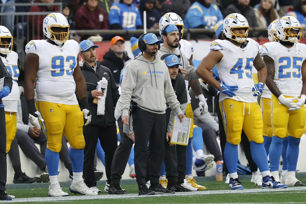 Arizona Cardinals interview Chargers defensive coordinator Jesse Minter