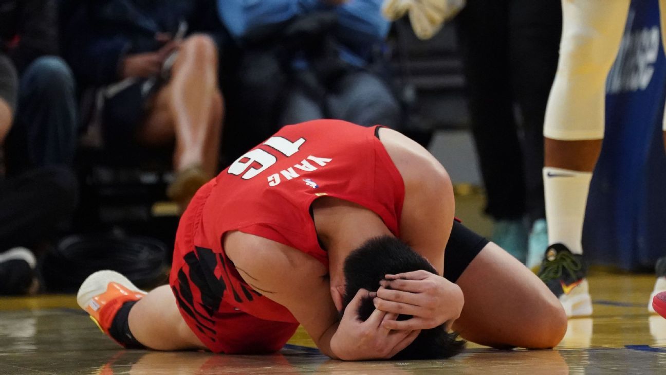 Blazers’ Hansen exits, returns after knee to head