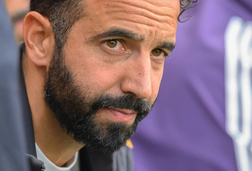 Burnley v Manchester United : Match Preview, Latest Team News and How to Watch