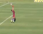 Goalkeeper scores from a goal kick in the Campeonato Paranaense, watch 🎥