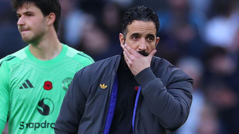 Manchester United must stop experiments and get manager who fits their way - Gary Neville