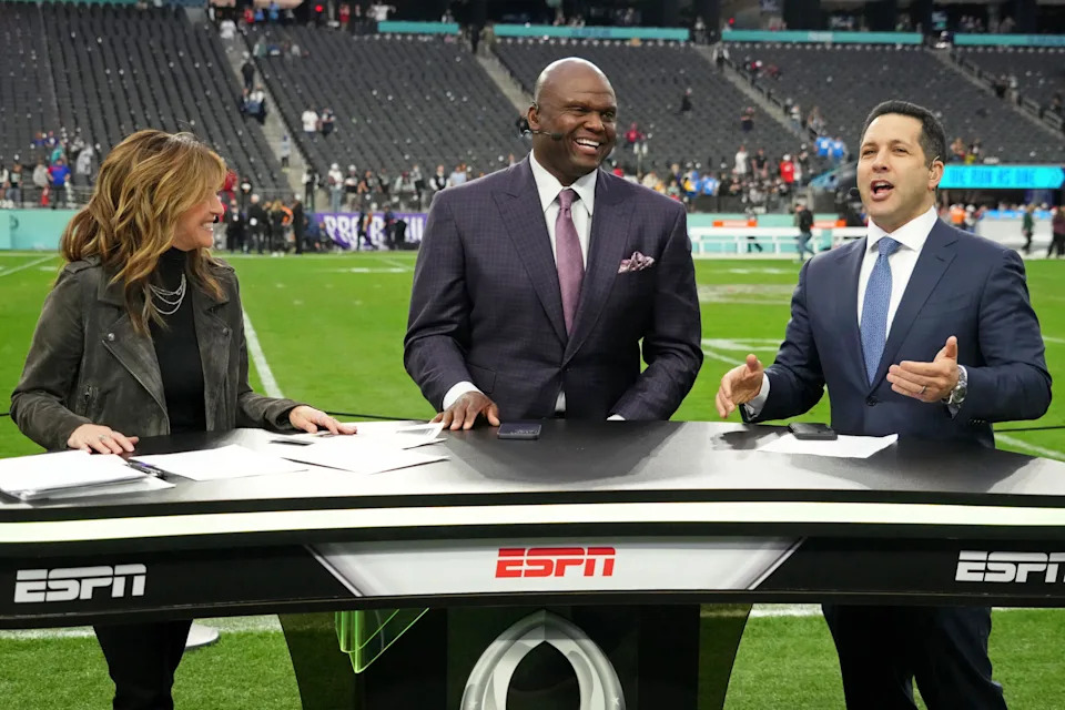 NFL insider Adam Schefter teases major Philadelphia Eagles news
