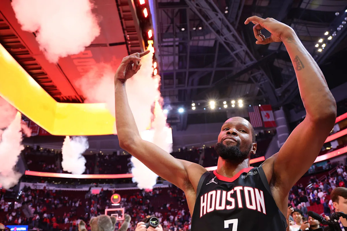 Rockets 100, Suns 97: Kevin Durant gets dramatic to celebrate big shot