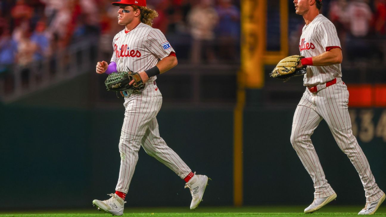 With Bader in center field, Giants move Lee to rig...