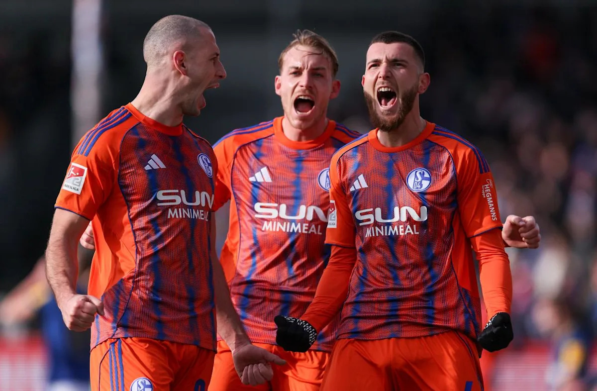 2. Bundesliga: Schalke withstand Kiel fight back to reclaim top spot