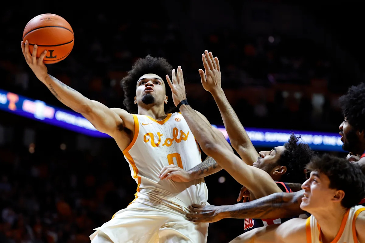Ament's big 2nd half leads No. 25 Tennessee over Ole Miss, 84-66