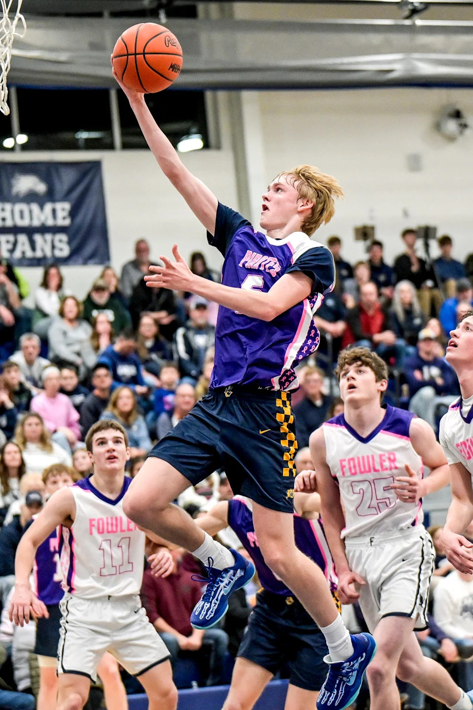 Boys basketball roundup: P-W wins CMAC outright, Everett wins third straight