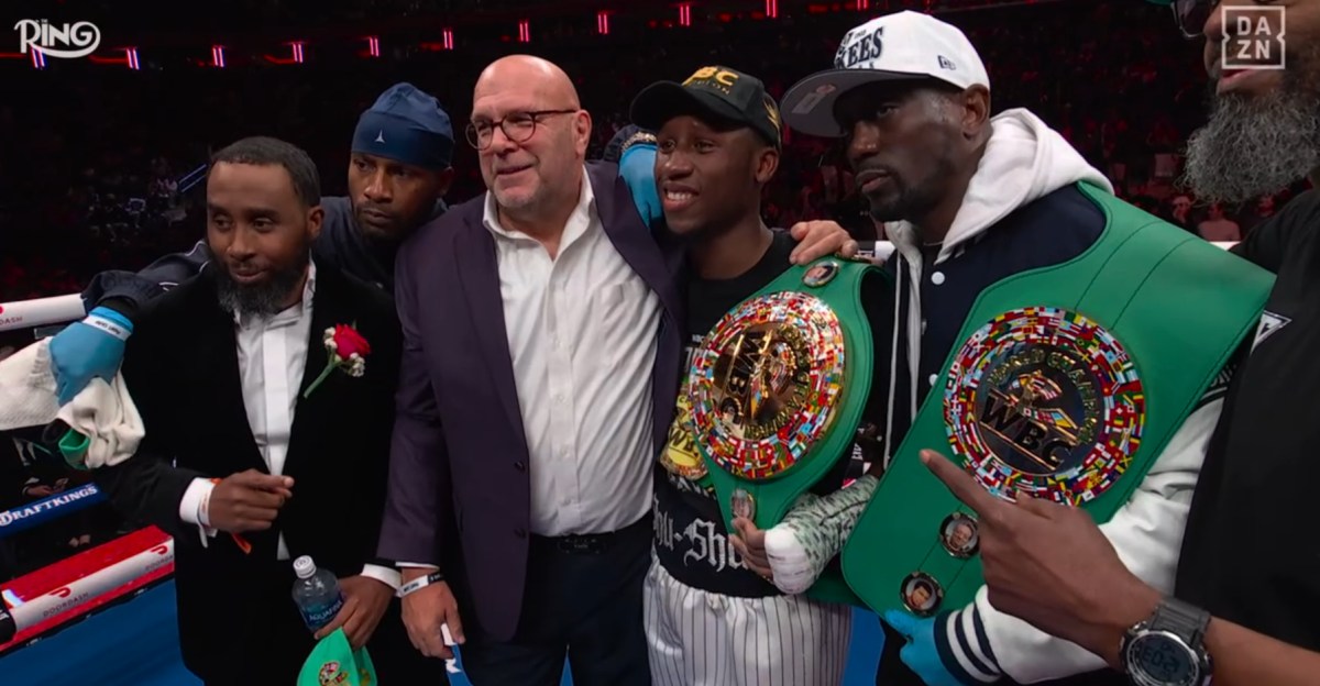 Bruce ‘Shu Shu’ Carrington knocks out Carlos Castro to win WBC featherweight title