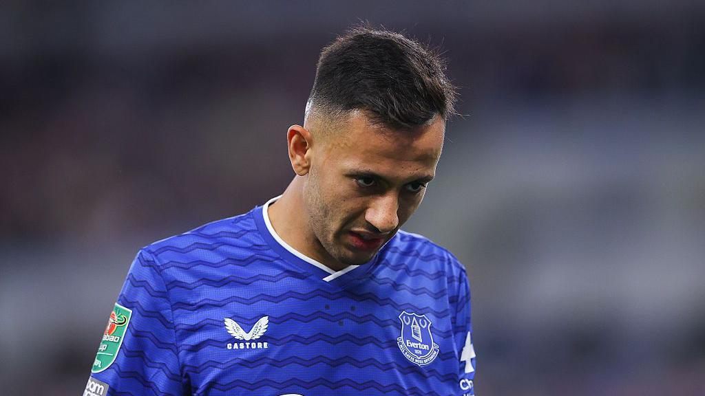 Dwight McNeil partner criticises Crystal Palace over mental health