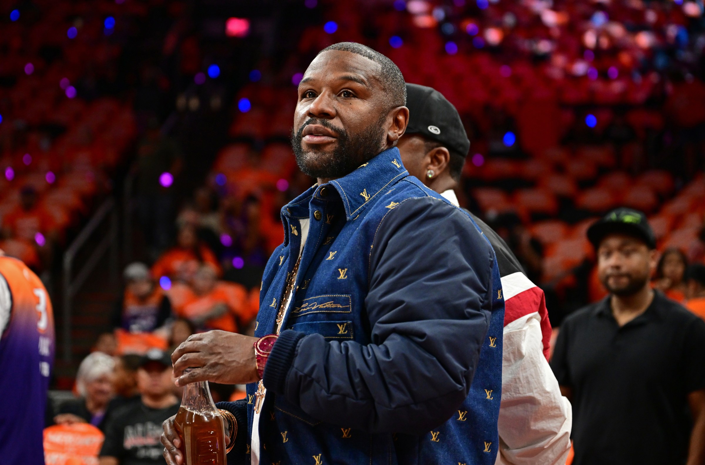 Floyd Mayweather, 48, plans full boxing comeback