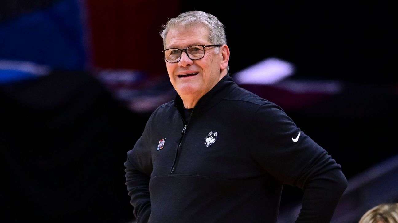 Geno ties VanDerveer for most weeks in Top 25