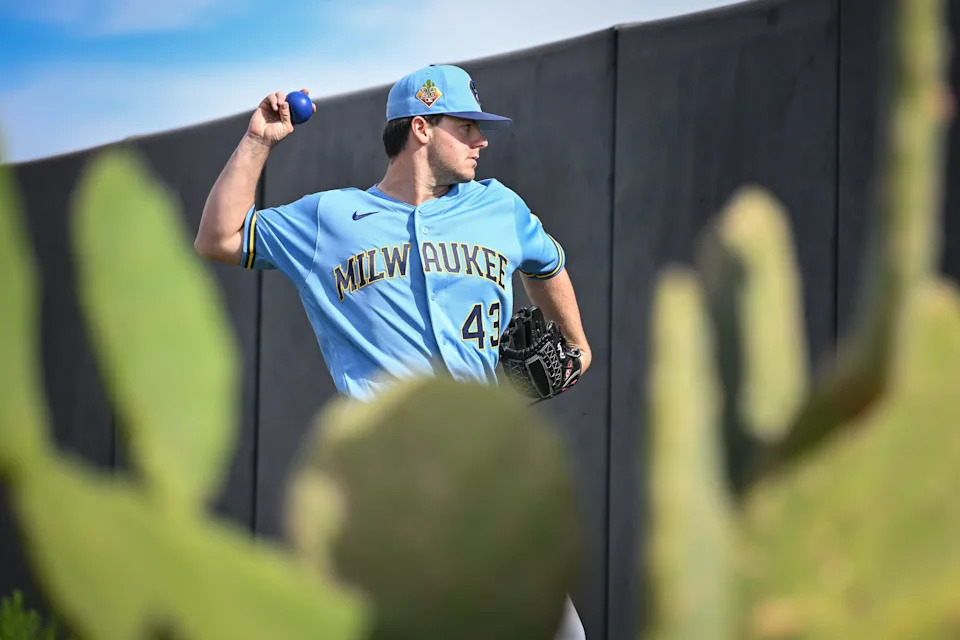Guardians 9, Brewers 6: Chourio, Lockridge each have 2 hits in Cactus opener