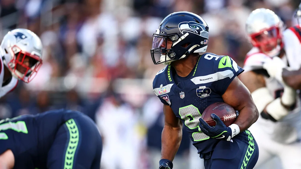 Kenneth Walker sets up field goal, Seahawks lead 6-0