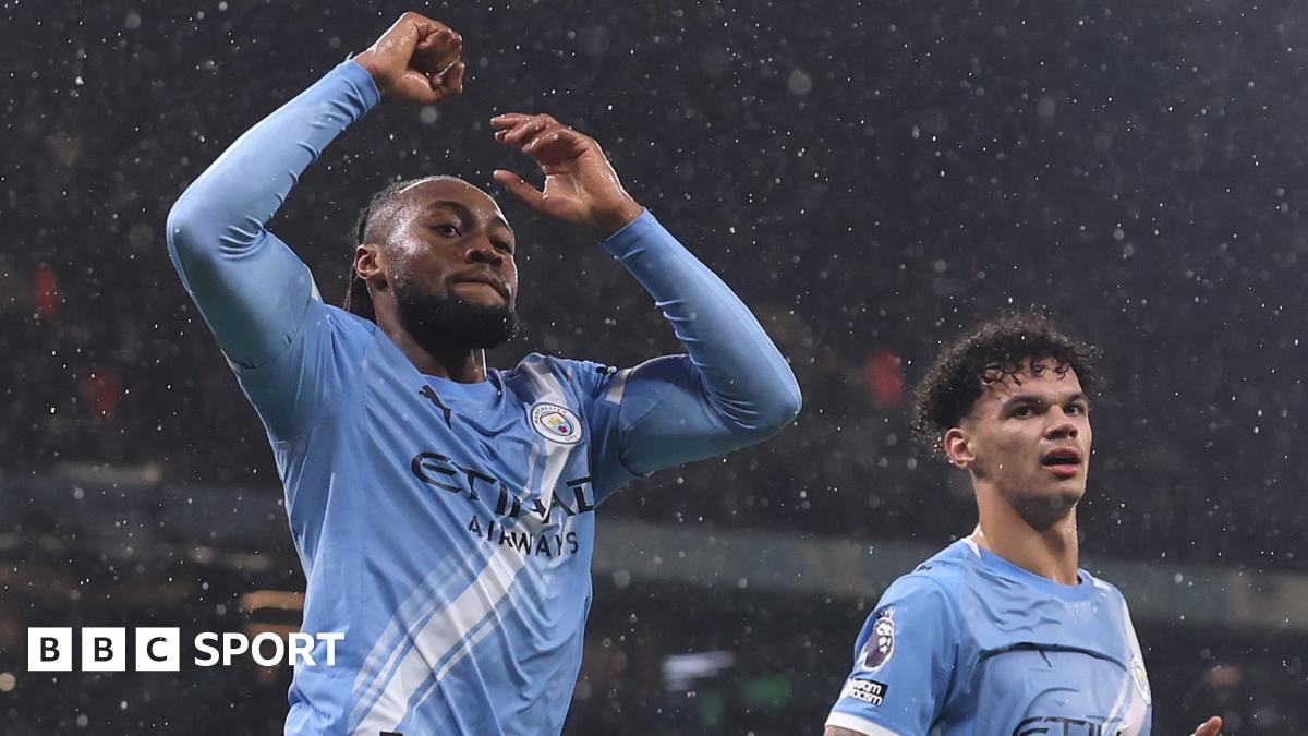 Man City 3-0 Fulham: Pep Guardiola's side close in on leaders Arsenal