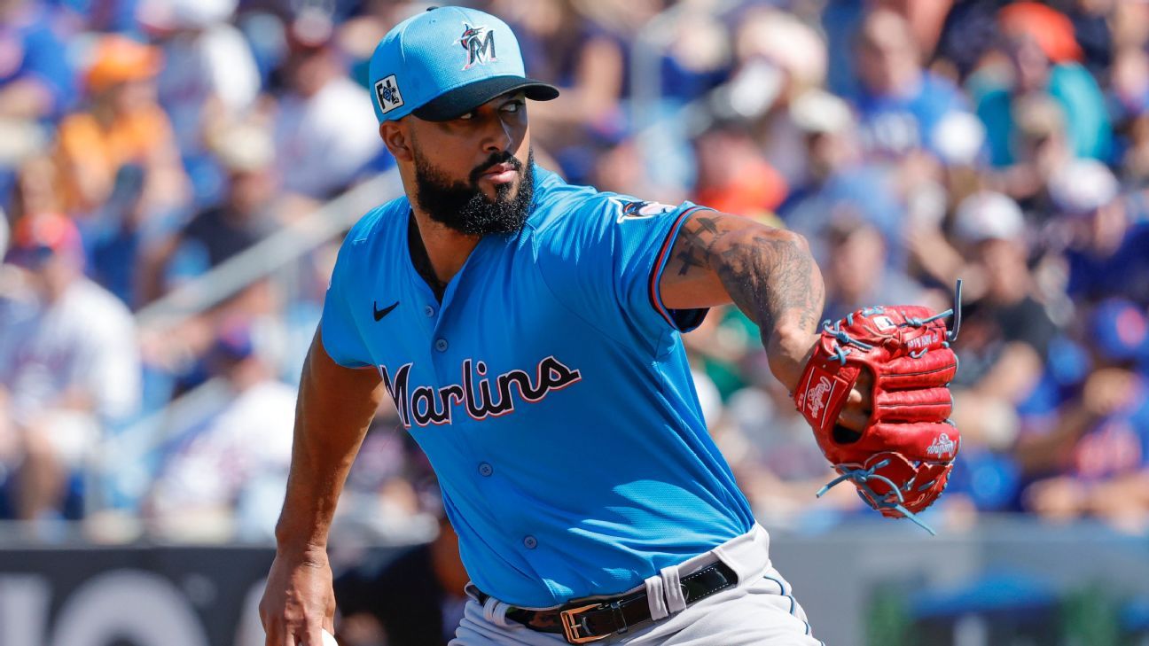 Marlins waste no time, tab Alcántara for opener