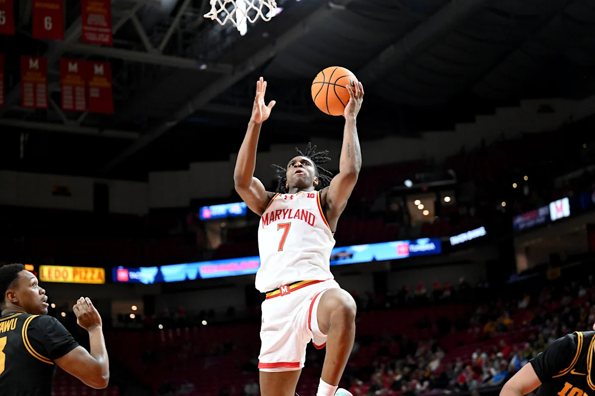 Maryland men’s basketball shocks Iowa, 77-70, in second straight win