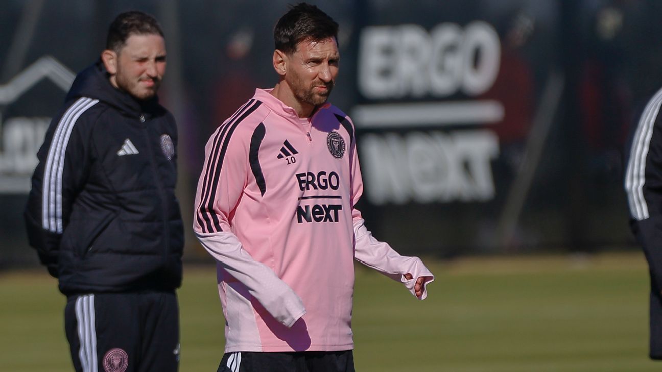 Messi (hamstring) available for opener at LAFC