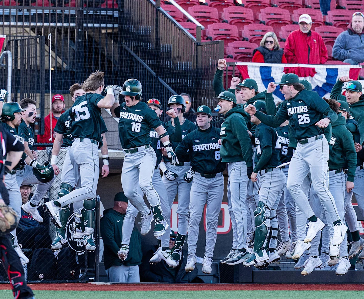 Michigan State baseball opens season with top ten win over Louisville
