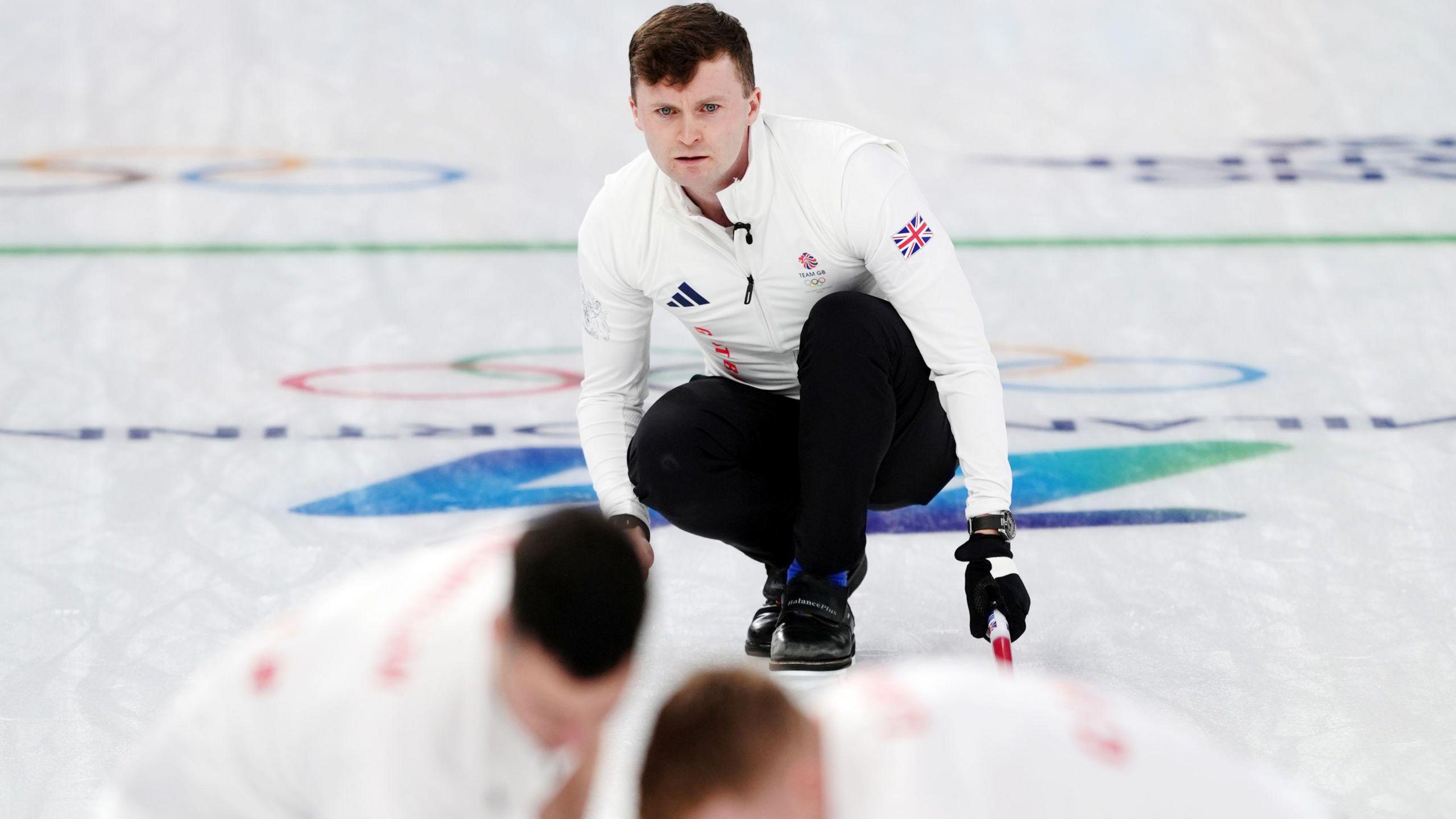 Mouat bounces back as men’s curling favourites GB start with win
