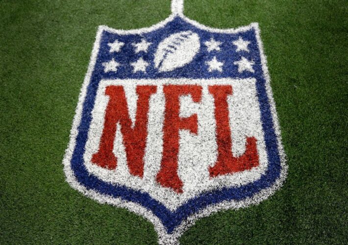 <!-- AI INSTRUCTIONS: Reescribe este título para que sea corto, atractivo y optimizado para SEO con enfoque en apuestas deportivas. -->
NFL salary cap hits new high of $301.2M in 2026